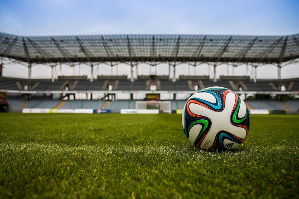 Casino Gamblers vs. Football Bettors: Who Has the Better Long-Term Strategy?